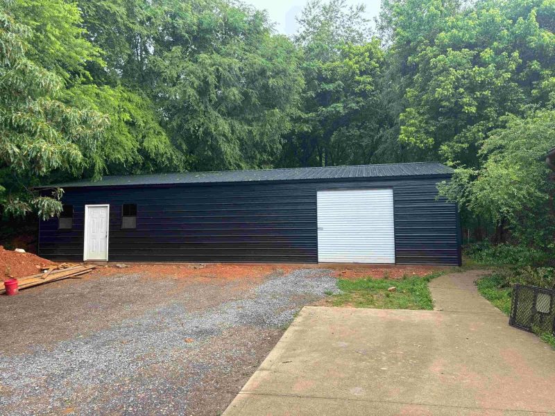 Location of the Grooming Salon and Boarding, Black shed